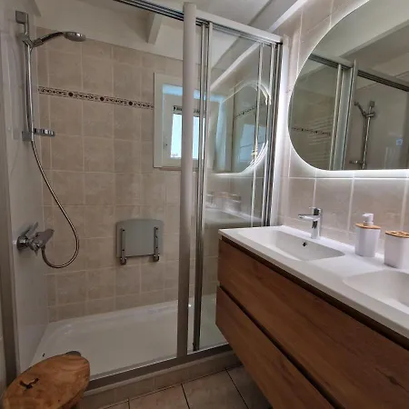 Premium Holidays - Modern Vacation In A Vacation Park In Vakantiehuis