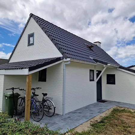 Premium Holidays - Modern Vacation In A Vacation Park In Prázdninový dům